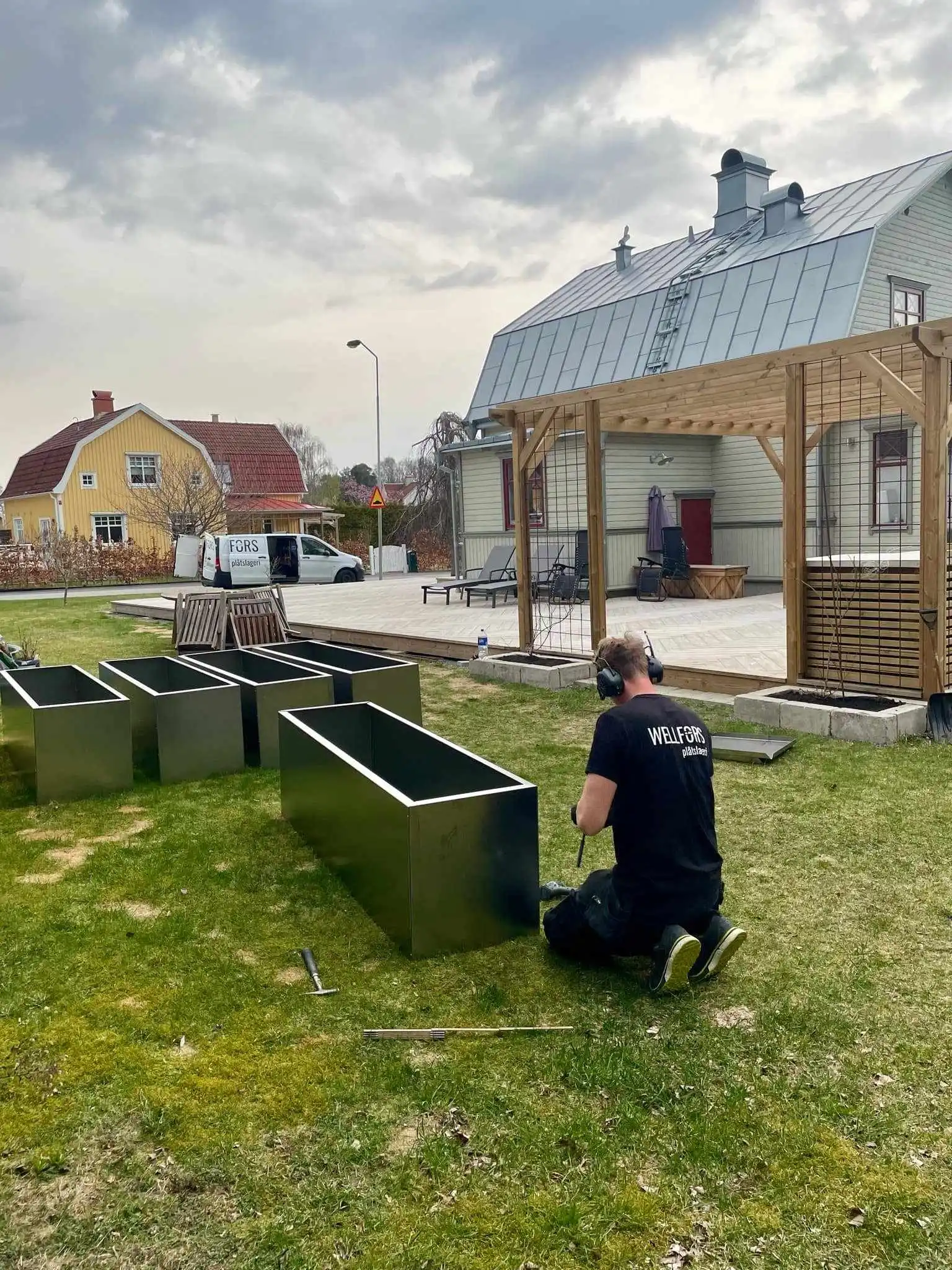 Blomlådor i corten plåt
